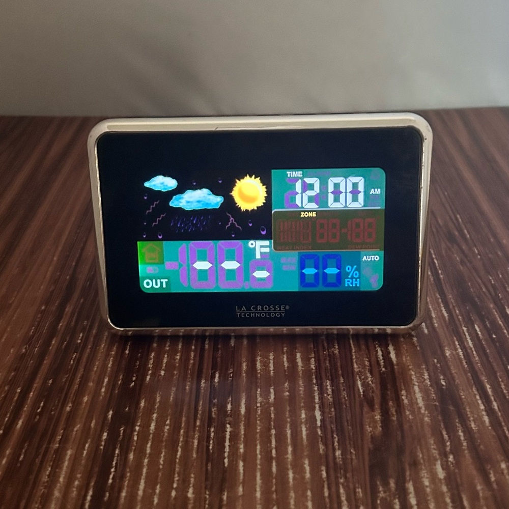 La Crosse Technology 308-805 Alarm Clock Weather Temperature Dew Light On/Off